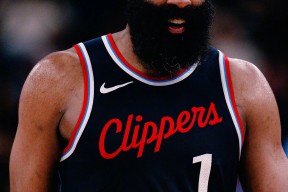 九游娱乐下载-哈登回归赛场，高光表现首场状态亮眼，巴黎圣日耳曼观众沸腾！-九游娱乐下载