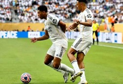 九游娱乐app下载-姆巴佩回归赛场，逆转首场状态亮眼，阿森纳观众沸腾！-九游娱乐app下载